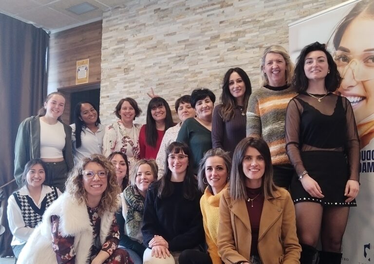 Taller Potencia tu Rol en la Cínica: Fotografía Odontológica con tu Móvil, Pamplona, Navarra